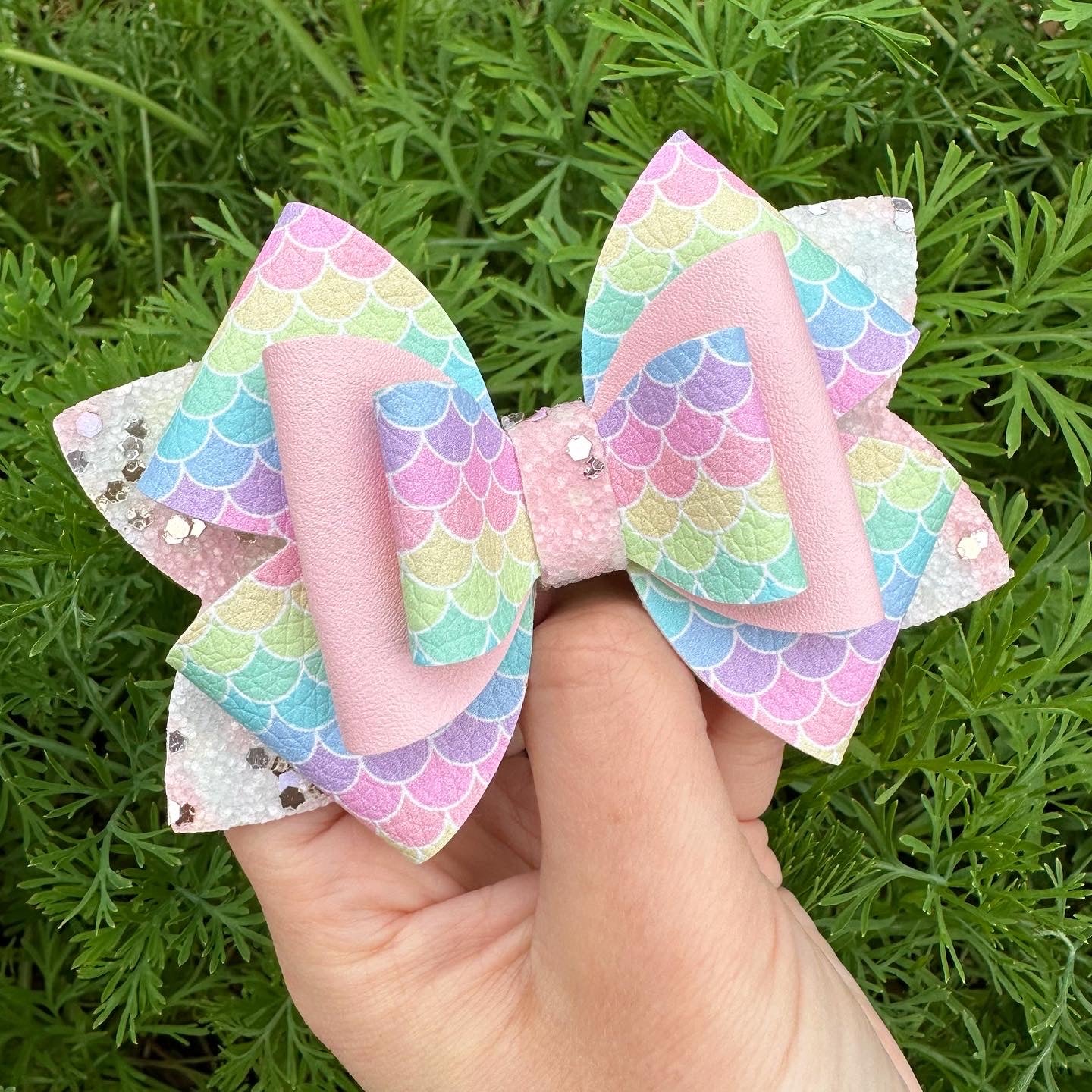 Rainbow Mermaid LilyStar Bow