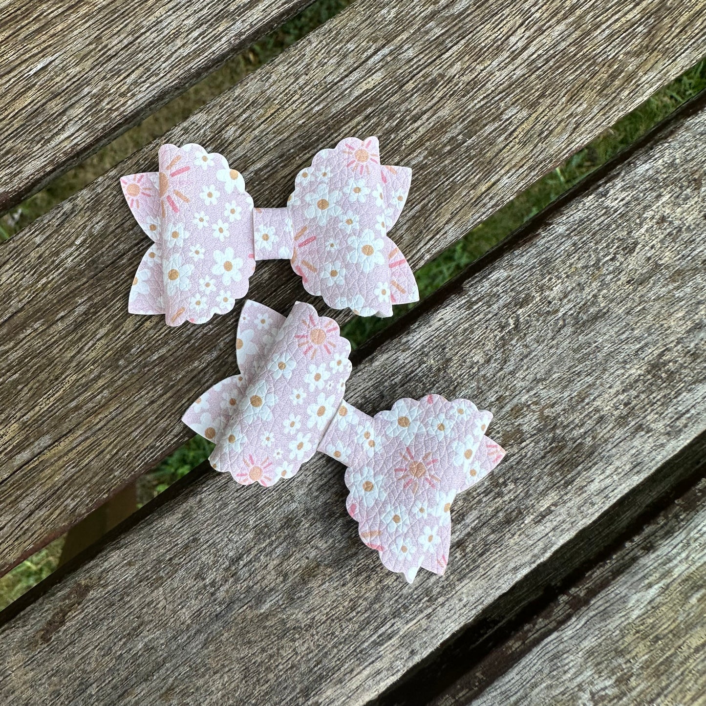 Scalloped Mini Beauty Bow (6.25cm)