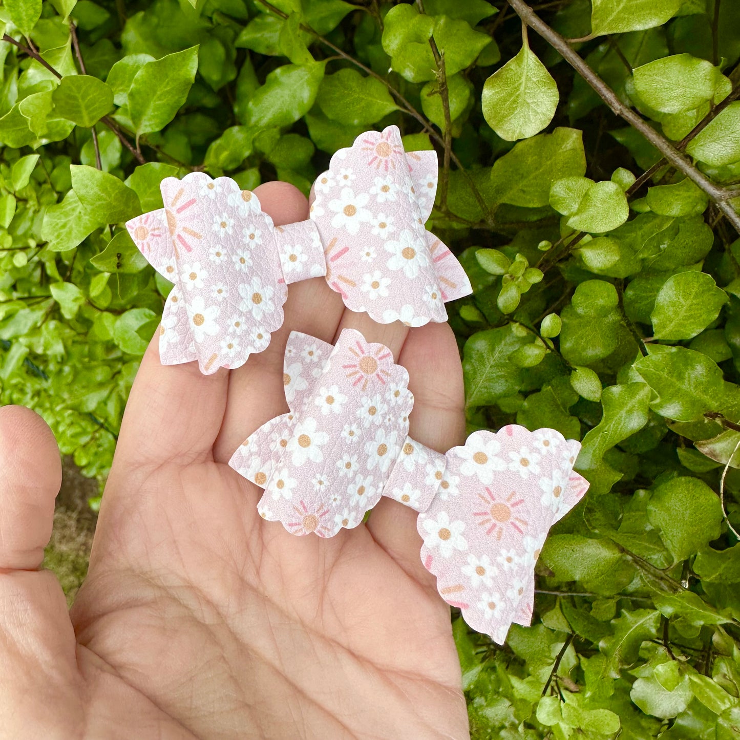 Scalloped Mini Beauty Bow (6.25cm)