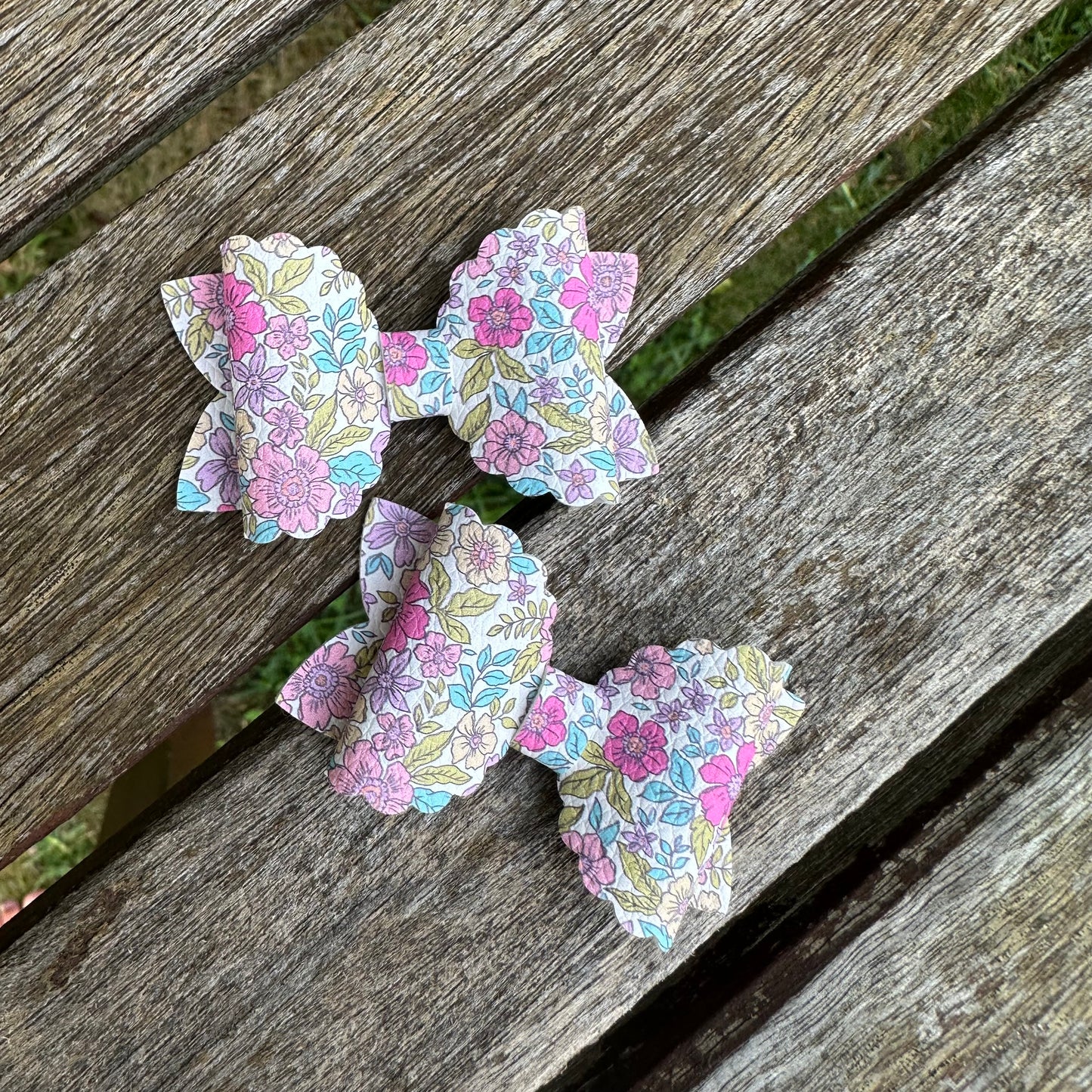 Scalloped Mini Beauty Bow (6.25cm)