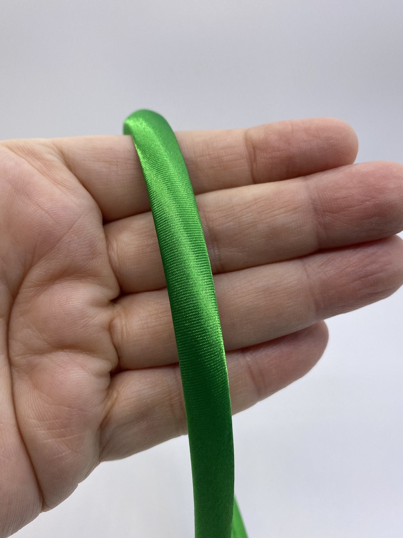 Green Daisy Satin Headband