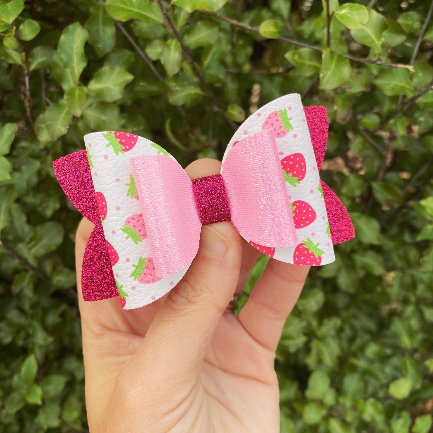 Strawberry Shortcake Imogen Bow