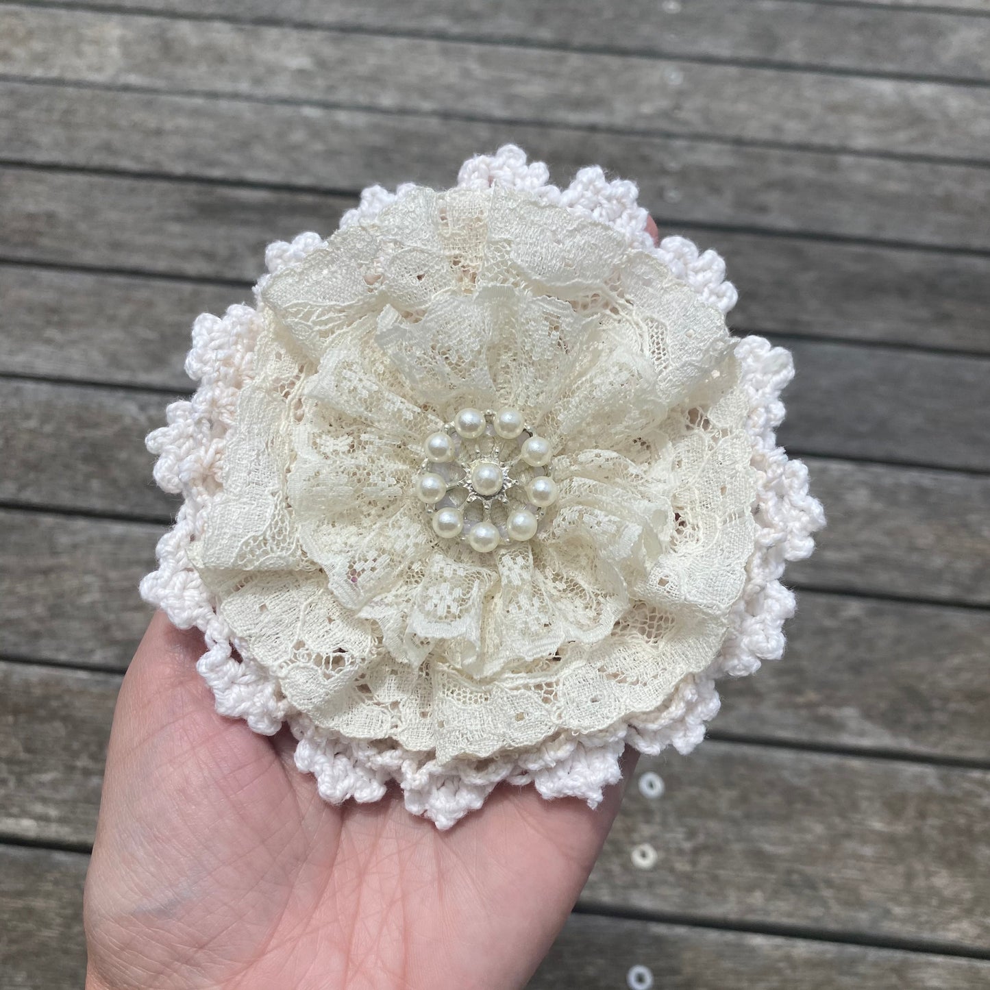 Vintage Lace Flower (Large)