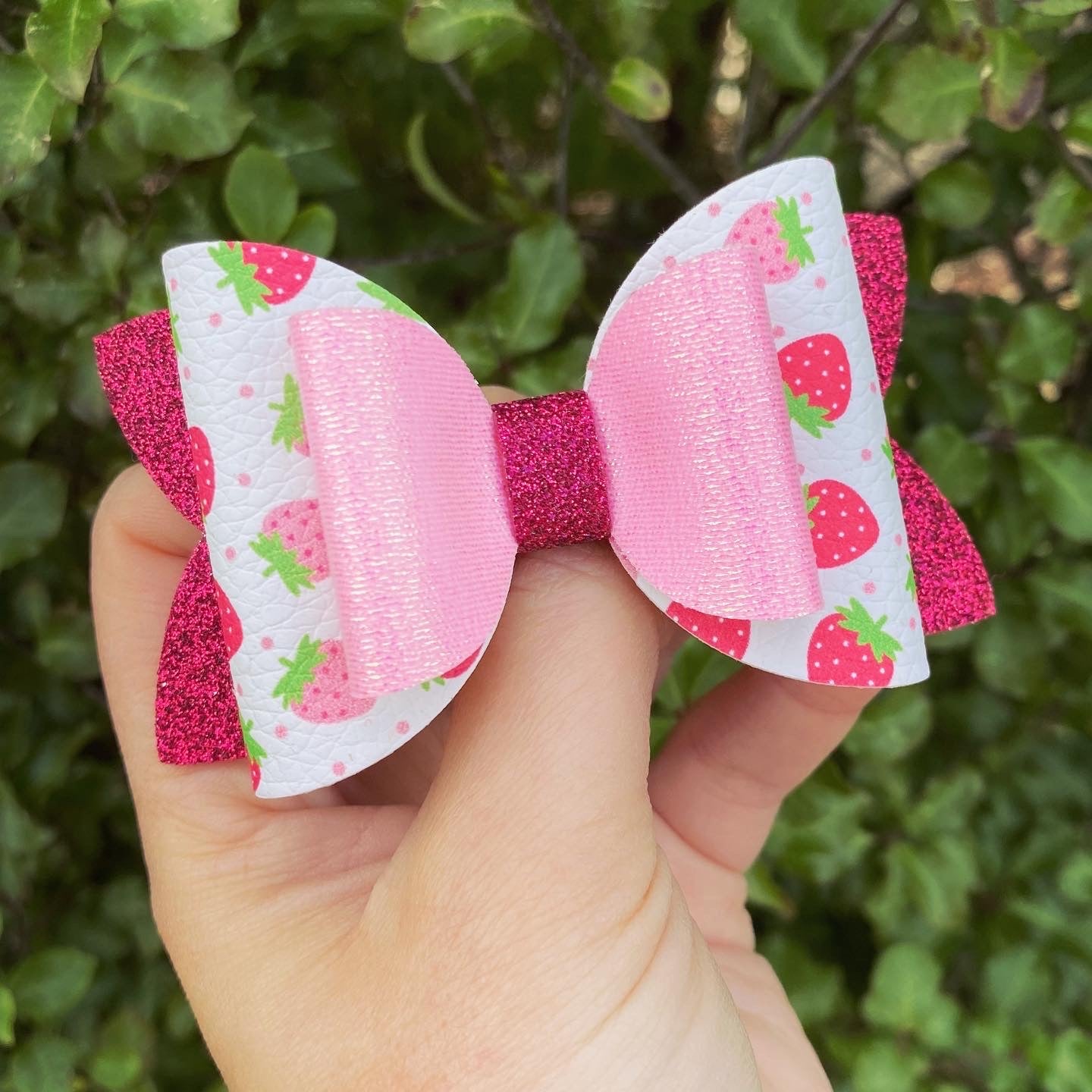 Strawberry Shortcake Imogen Bow