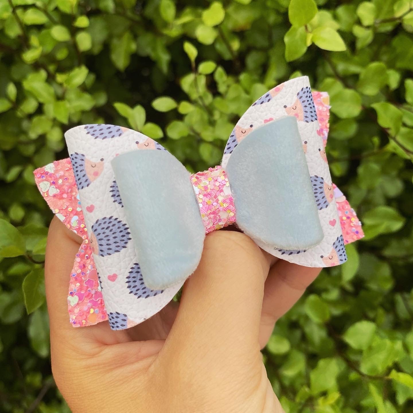 Hedge Hug & Kisses Imogen bow