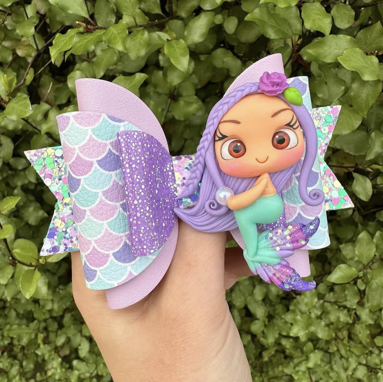 Mermaid Maria Clay Bow