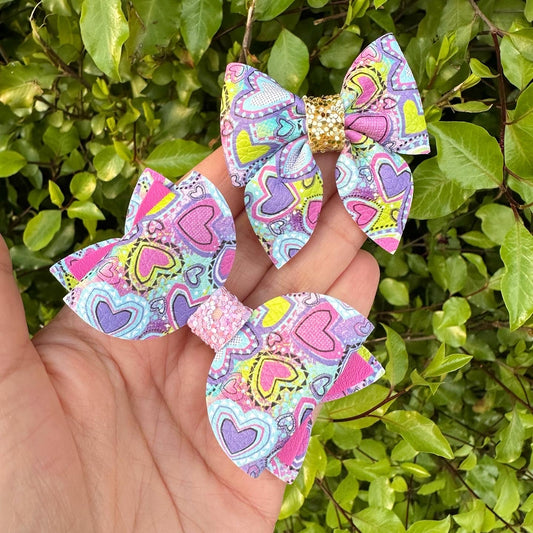 Funky Hearts Small Bow Set