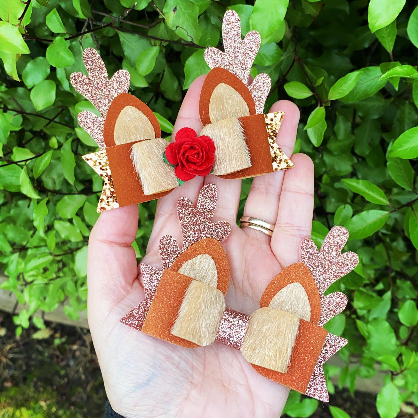 Donner Reindeer Bow (Glitter Suede- BOTTOM)