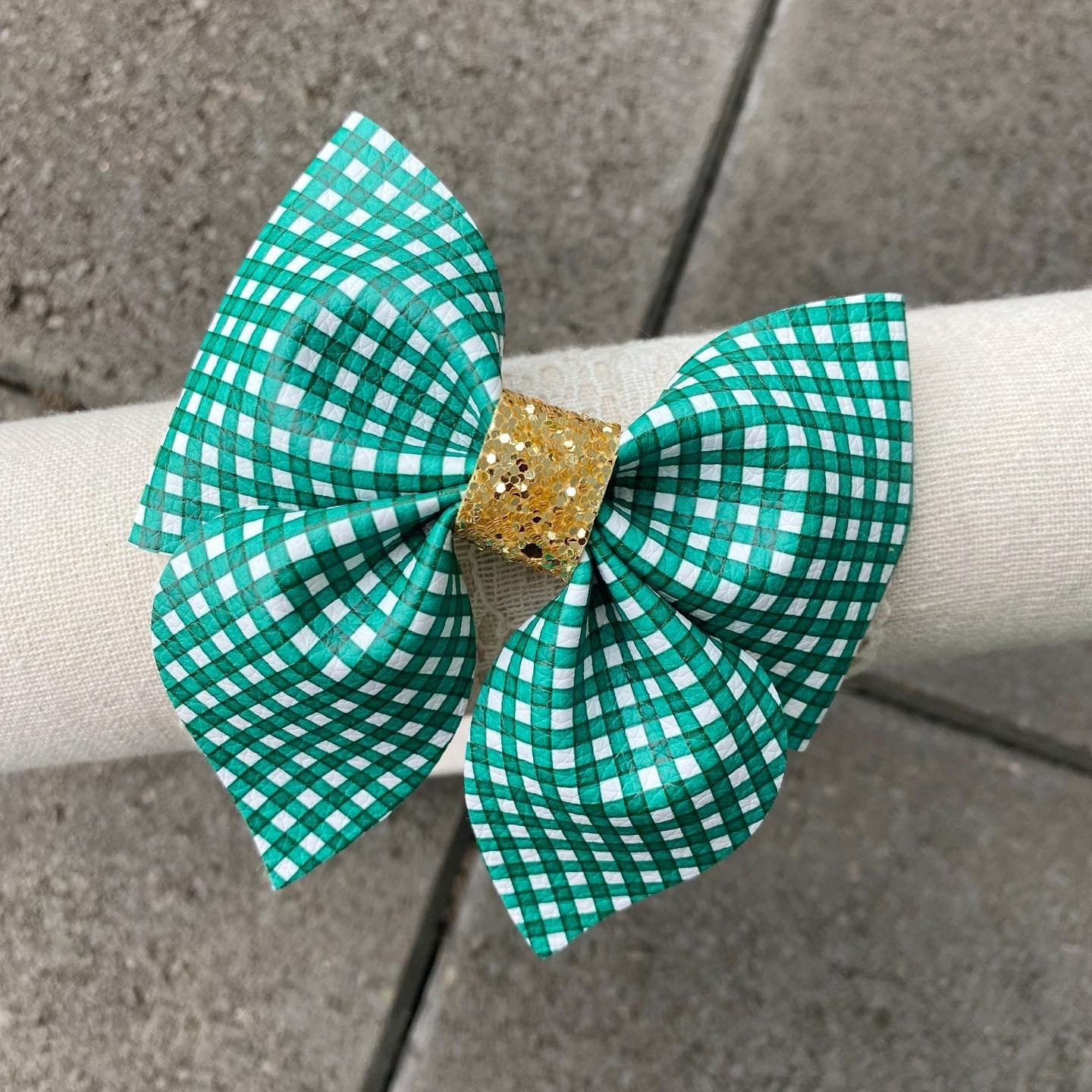 Large Sailor bow (Emerald Plaid)