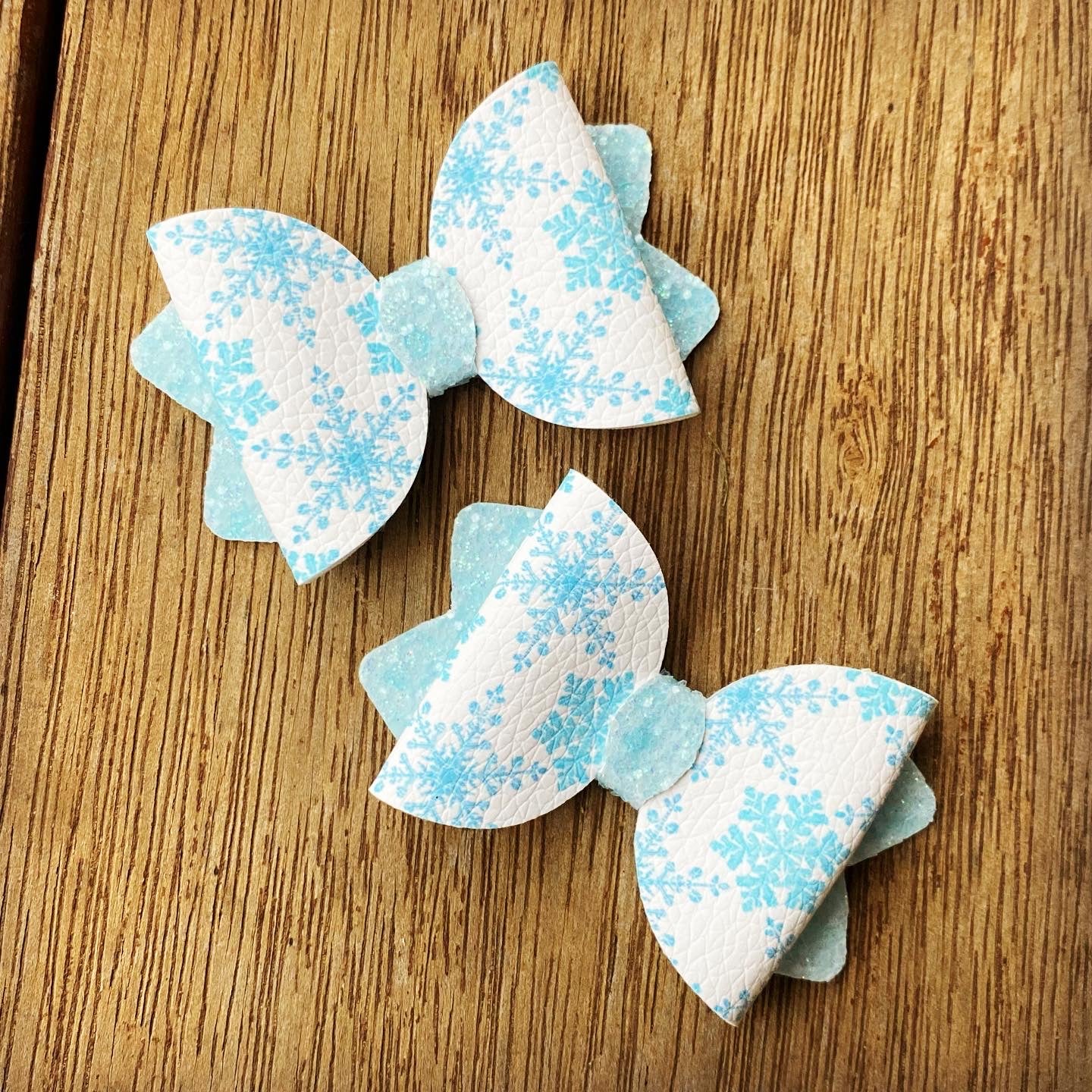 Aqua Snowflakes Mini Kiarah Piggys