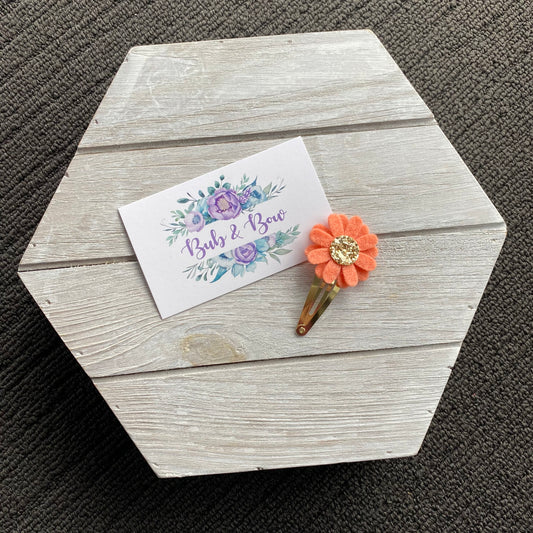 Felt Daisy Snap Clip (#7 Papaya)