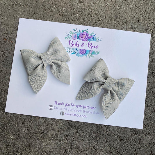 Vintage Floral Embossed Mini Sailor Piggy Clips (Grey)