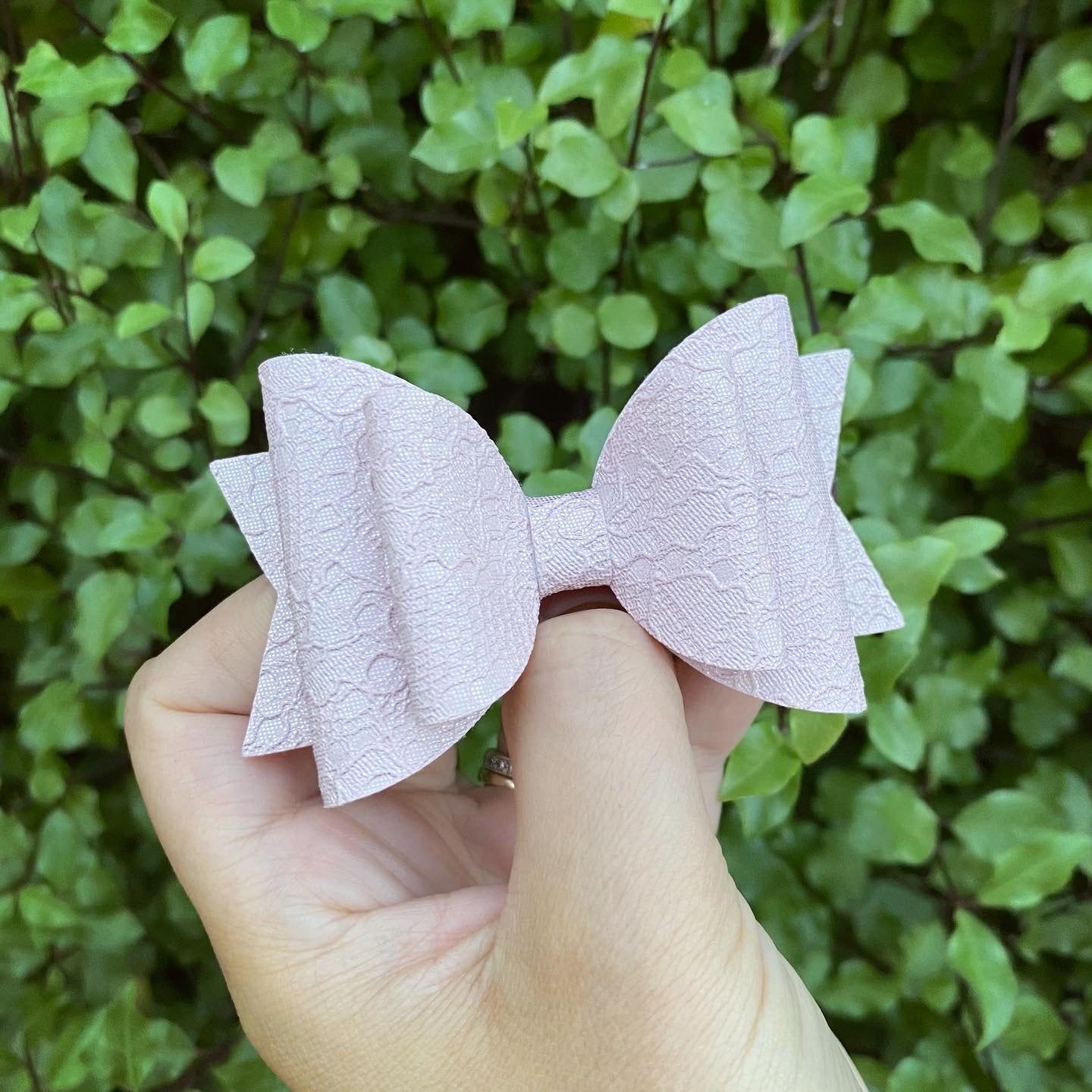 Metallic Pastel Lace Dolly bow